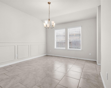 7126 Aliaga Creek Court - Photo Thumbnail 2