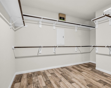 7126 Aliaga Creek Court - Photo Thumbnail 16