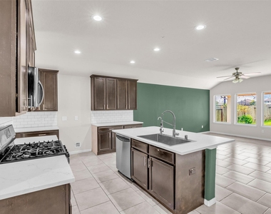 7126 Aliaga Creek Court - Photo Thumbnail 7