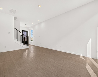 2212 Via Vicky Road - Photo Thumbnail 6