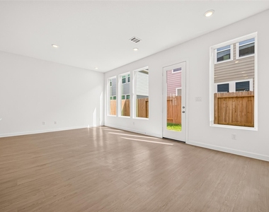 2212 Via Vicky Road - Photo Thumbnail 10