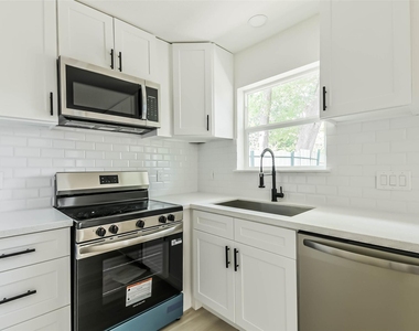 4110 Trail Lake Drive - Photo Thumbnail 13