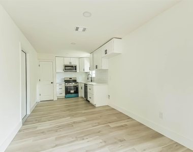 4110 Trail Lake Drive - Photo Thumbnail 10