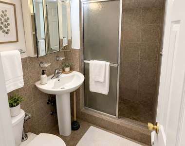 435 East 79th Street - Photo Thumbnail 3