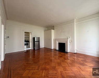 East 80th Street - Photo Thumbnail 2