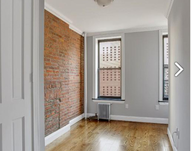 West 52 Street - Photo Thumbnail 9
