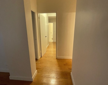 East 49 Street - Photo Thumbnail 2