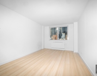 East 34 Street - Photo Thumbnail 2