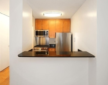 East 34 Street - Photo Thumbnail 3