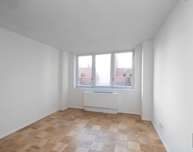 East 34 Street - Photo Thumbnail 2