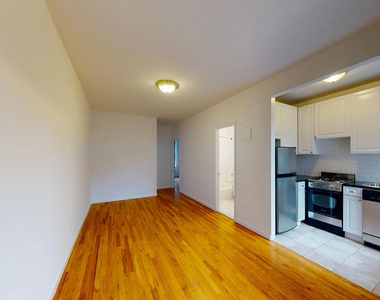East 65th Street - Photo Thumbnail 2