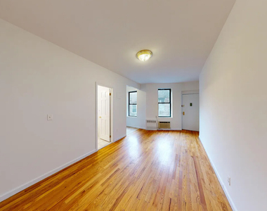 East 65th Street - Photo Thumbnail 3