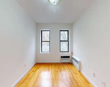 East 65th Street - Photo Thumbnail 5