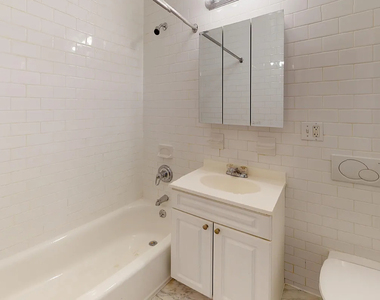 East 65th Street - Photo Thumbnail 7