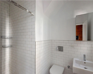 East 73rd Street - Photo Thumbnail 3