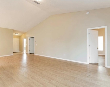 12535 Newfield Drive - Photo Thumbnail 4