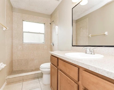 12535 Newfield Drive - Photo Thumbnail 9