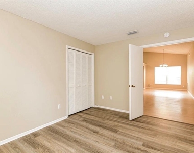 12535 Newfield Drive - Photo Thumbnail 6