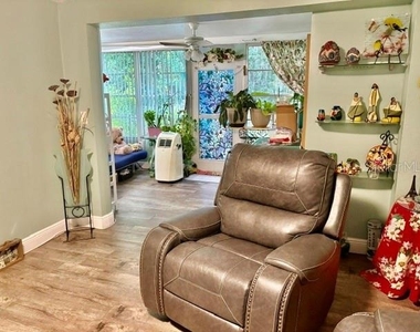 4247 Sheldon Place - Photo Thumbnail 4