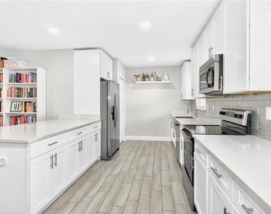3608 W Carmen Street - Photo Thumbnail 12