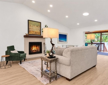 630 Pinta Drive - Photo Thumbnail 5