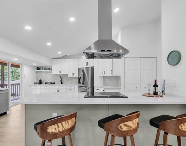 630 Pinta Drive - Photo Thumbnail 11