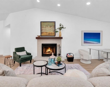 630 Pinta Drive - Photo Thumbnail 7