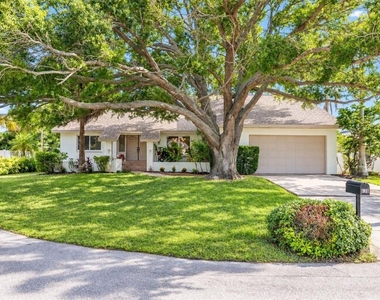630 Pinta Drive - Photo Thumbnail 2