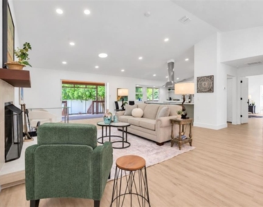 630 Pinta Drive - Photo Thumbnail 6