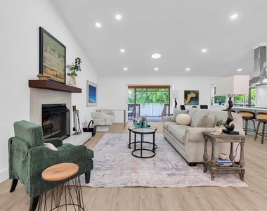 630 Pinta Drive - Photo Thumbnail 4