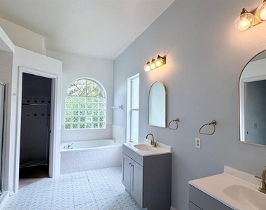 9639 Fox Hearst Road - Photo Thumbnail 16
