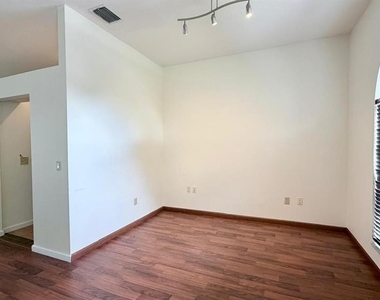 9639 Fox Hearst Road - Photo Thumbnail 3