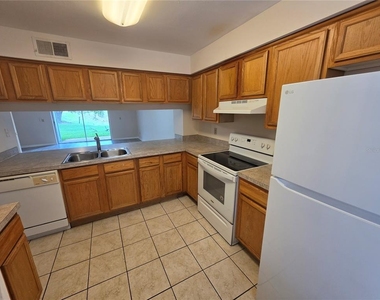 5194 Sunridge Palms Drive - Photo Thumbnail 6