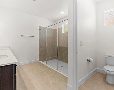 933 Signet Drive - Photo Thumbnail 17