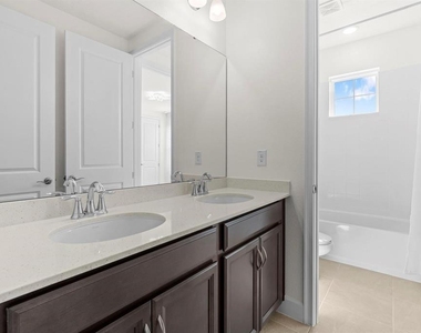 933 Signet Drive - Photo Thumbnail 23