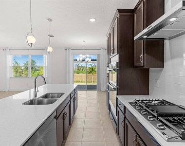 933 Signet Drive - Photo Thumbnail 5