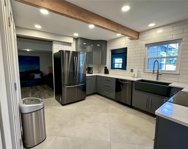 1718 Nevada Avenue Ne - Photo Thumbnail 16