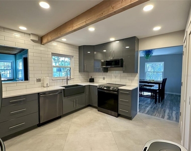 1718 Nevada Avenue Ne - Photo Thumbnail 19