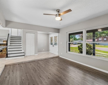 7111 Gateway Court - Photo Thumbnail 10
