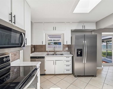 7111 Gateway Court - Photo Thumbnail 22