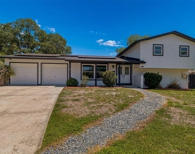 7111 Gateway Court - Photo Thumbnail 2