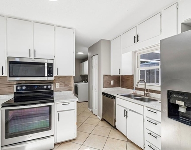 7111 Gateway Court - Photo Thumbnail 20