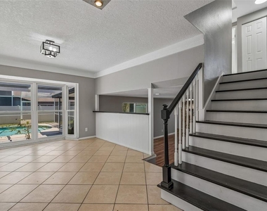 7111 Gateway Court - Photo Thumbnail 8