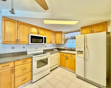 3131 Roxbury Drive - Photo Thumbnail 10