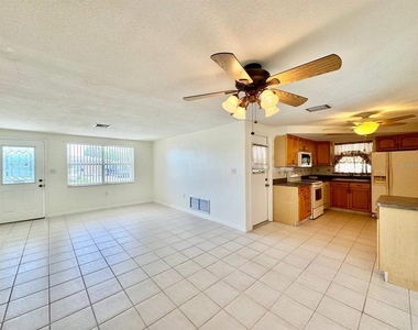 3131 Roxbury Drive - Photo Thumbnail 7