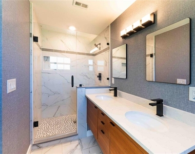 206 James Street - Photo Thumbnail 20