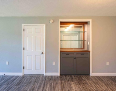 206 James Street - Photo Thumbnail 6