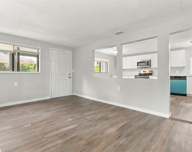 2510 38th Street S - Photo Thumbnail 2