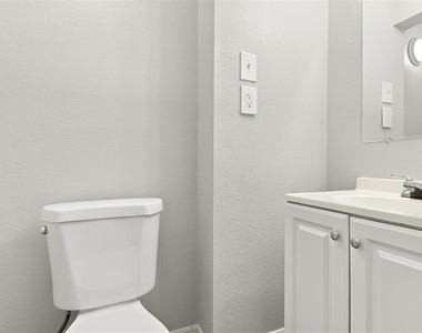 2510 38th Street S - Photo Thumbnail 10