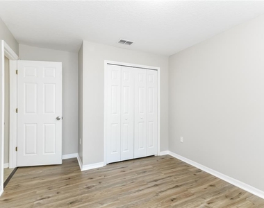 840 High Pointe Circle - Photo Thumbnail 8